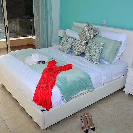 Ocean Breeze Villa *