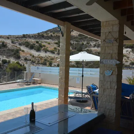 Ocean Breeze Villa *