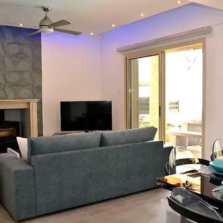 Ocean Breeze Villa Peyia