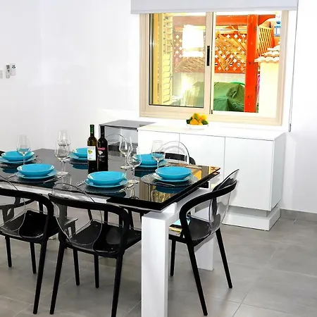 Ocean Breeze Pegeia