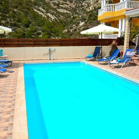 Ocean Breeze * Pegeia